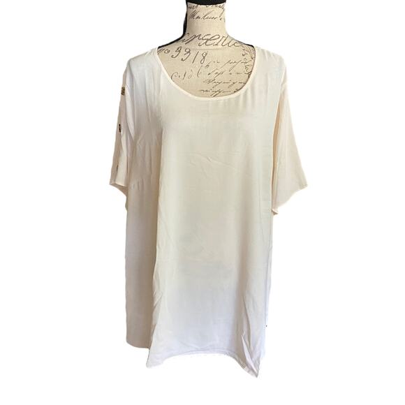 Bloomchic Off White Button Detailed Round Neck Blouse Size 22/24 - Picture 1 of 3